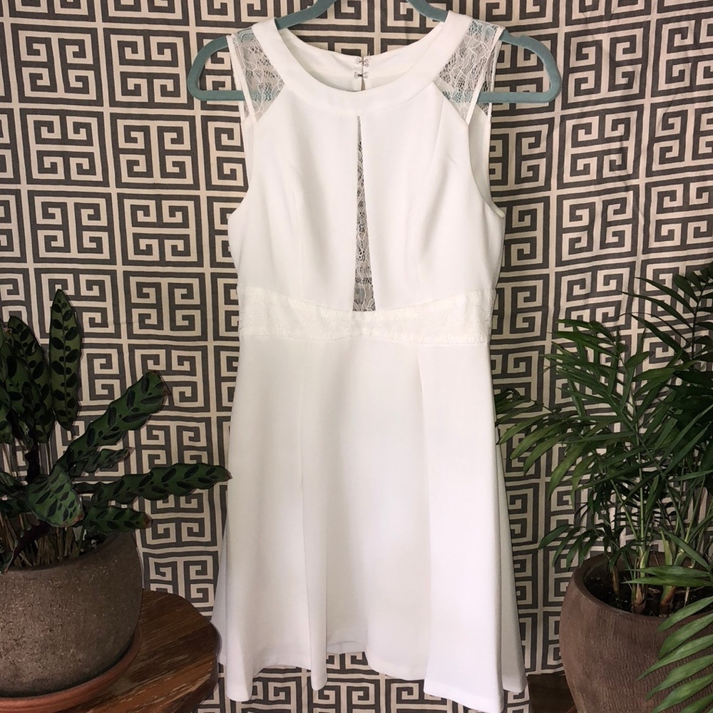 BCBG Generation white cocktail 👗